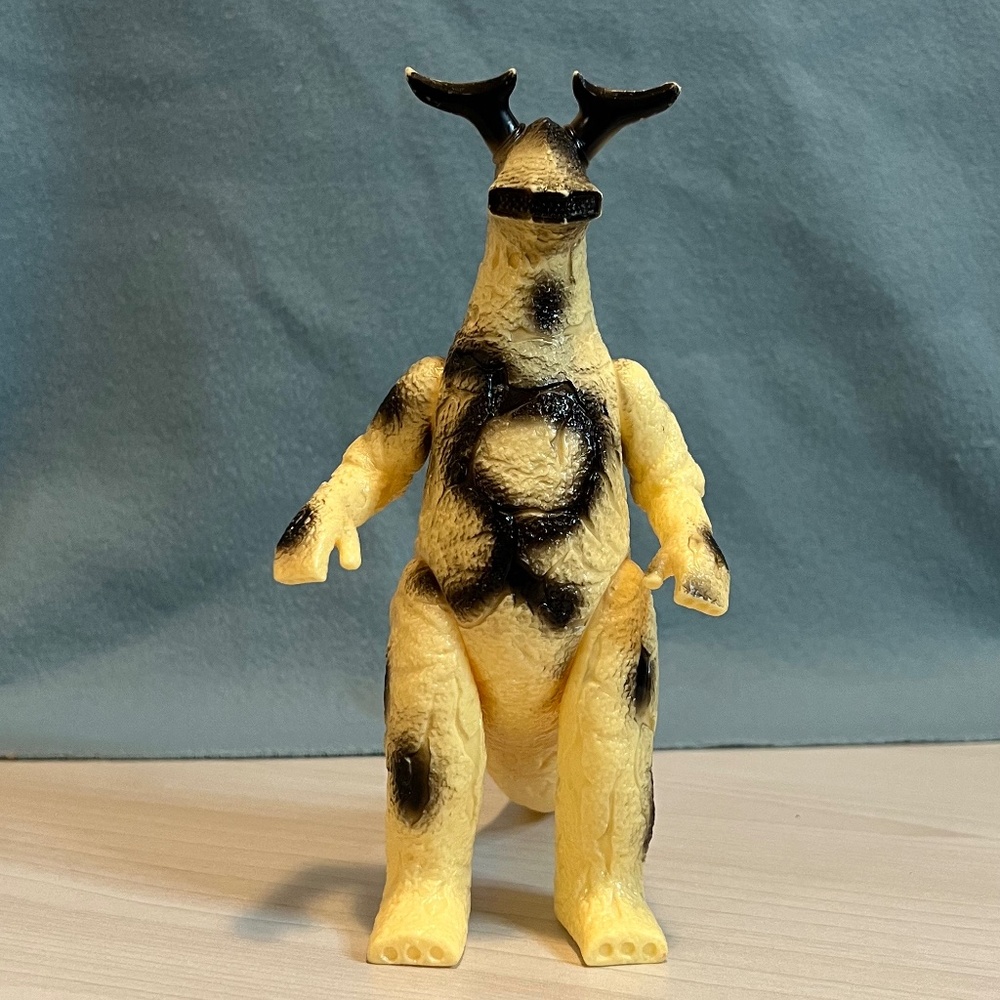 Vintage Ultraman Monster " ELEKING "